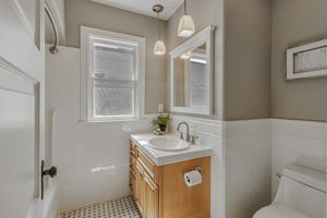 039_3675 Delmont Ave_