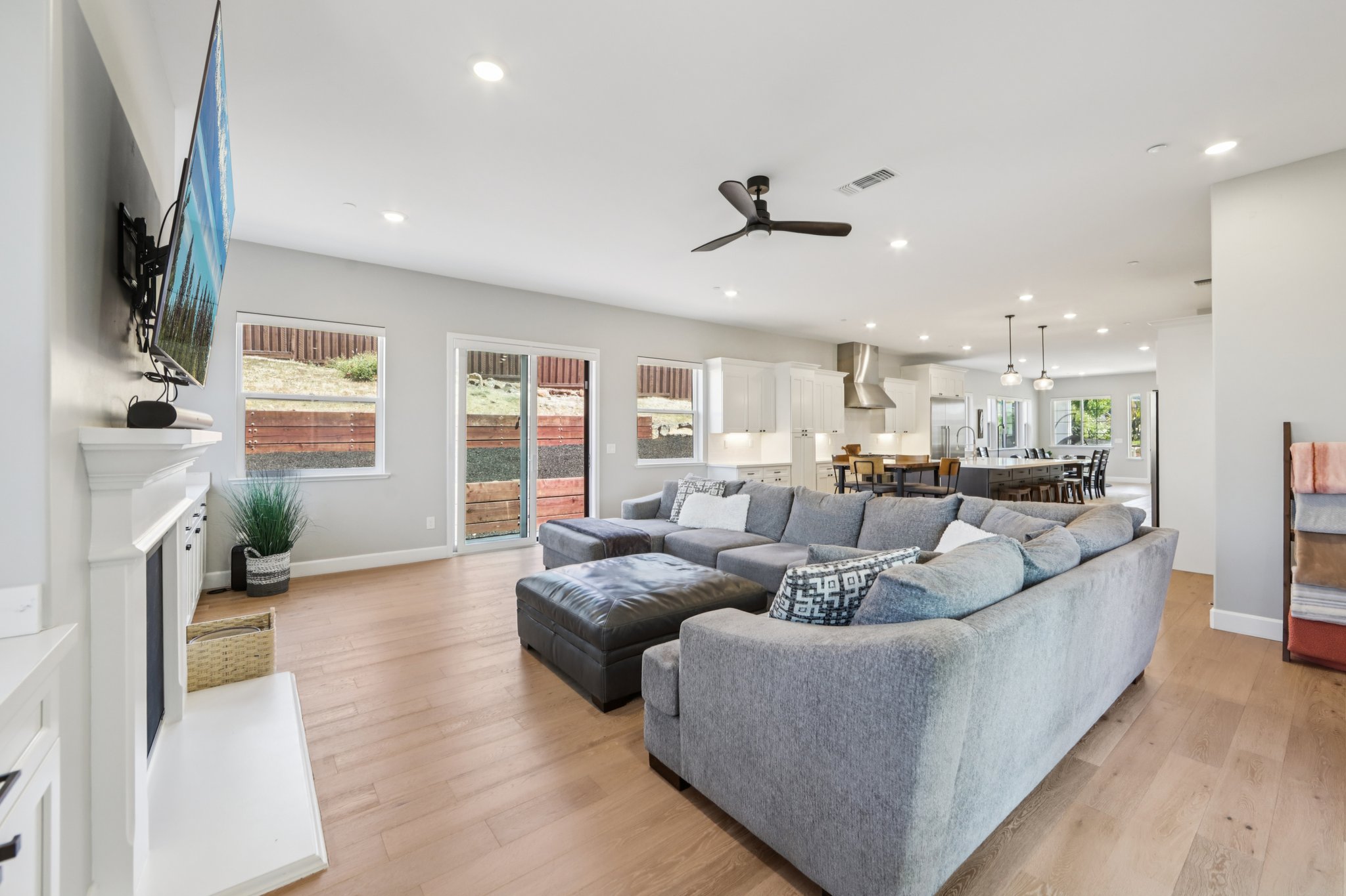 Wyndemere Cir-S1208-009.jpg