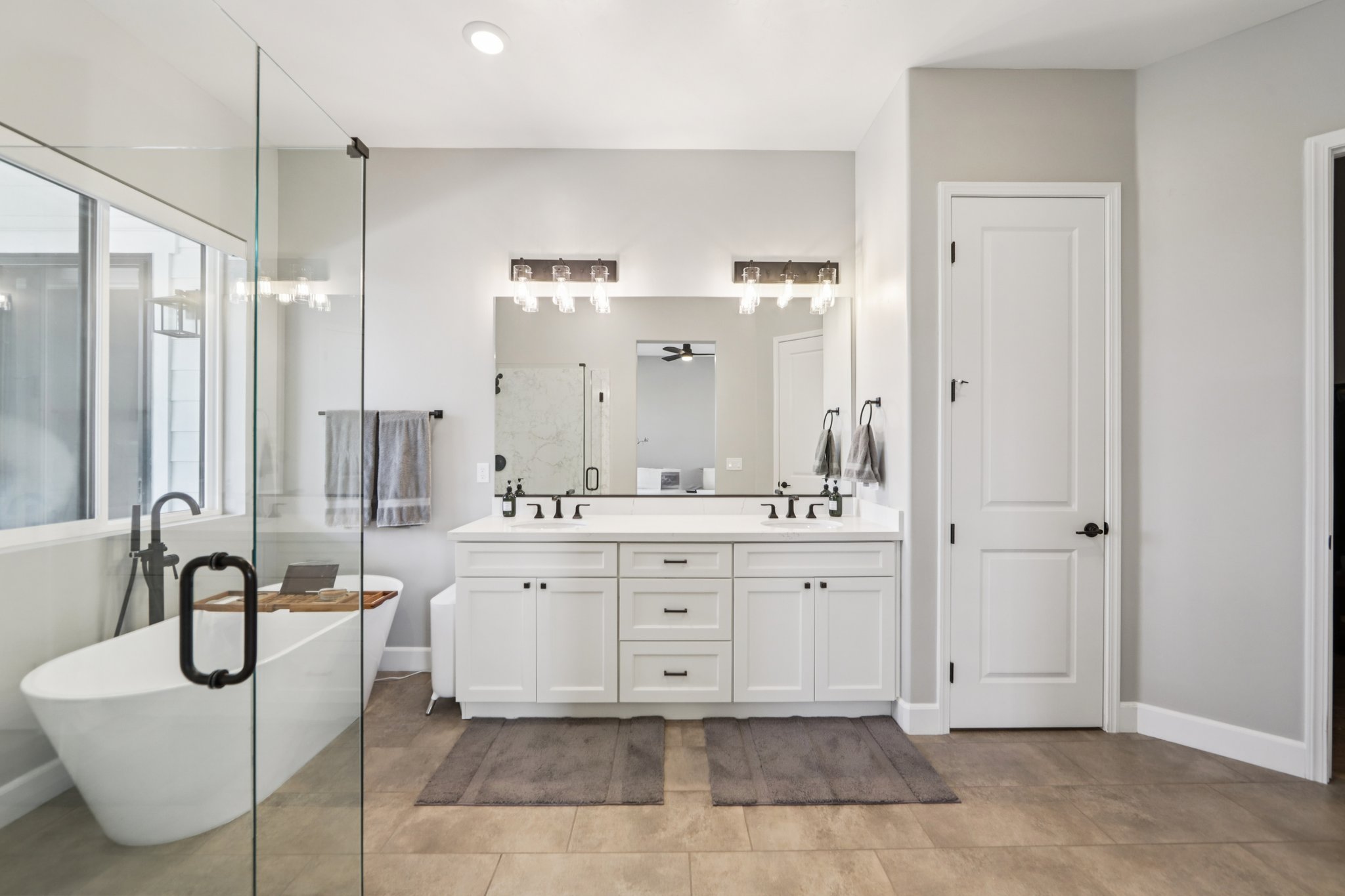 Wyndemere Cir-S1208-042.jpg