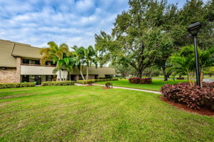 Front Exterior5