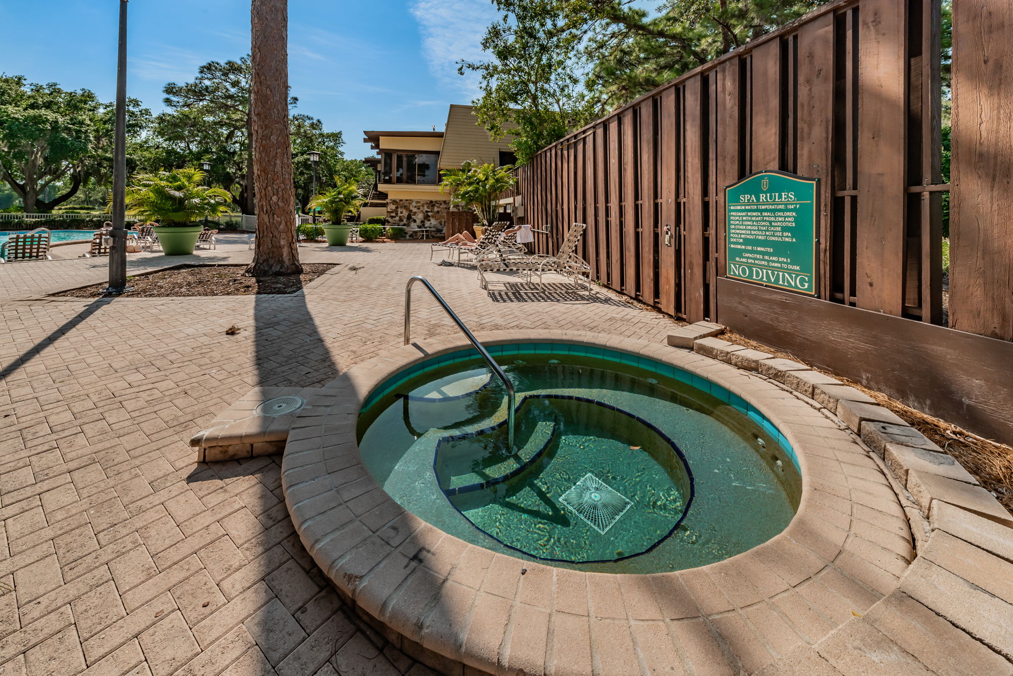 4-Island Golf Club Pool