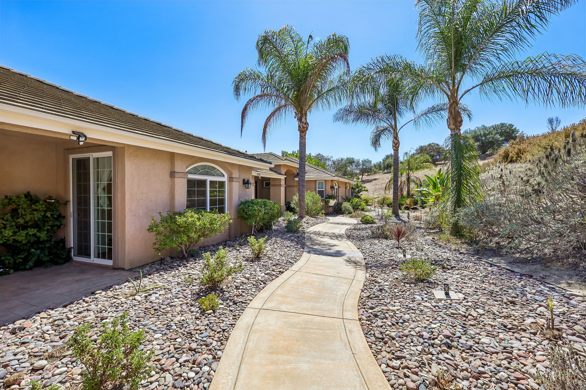 Alta Vista Dr-S1409-003.jpg