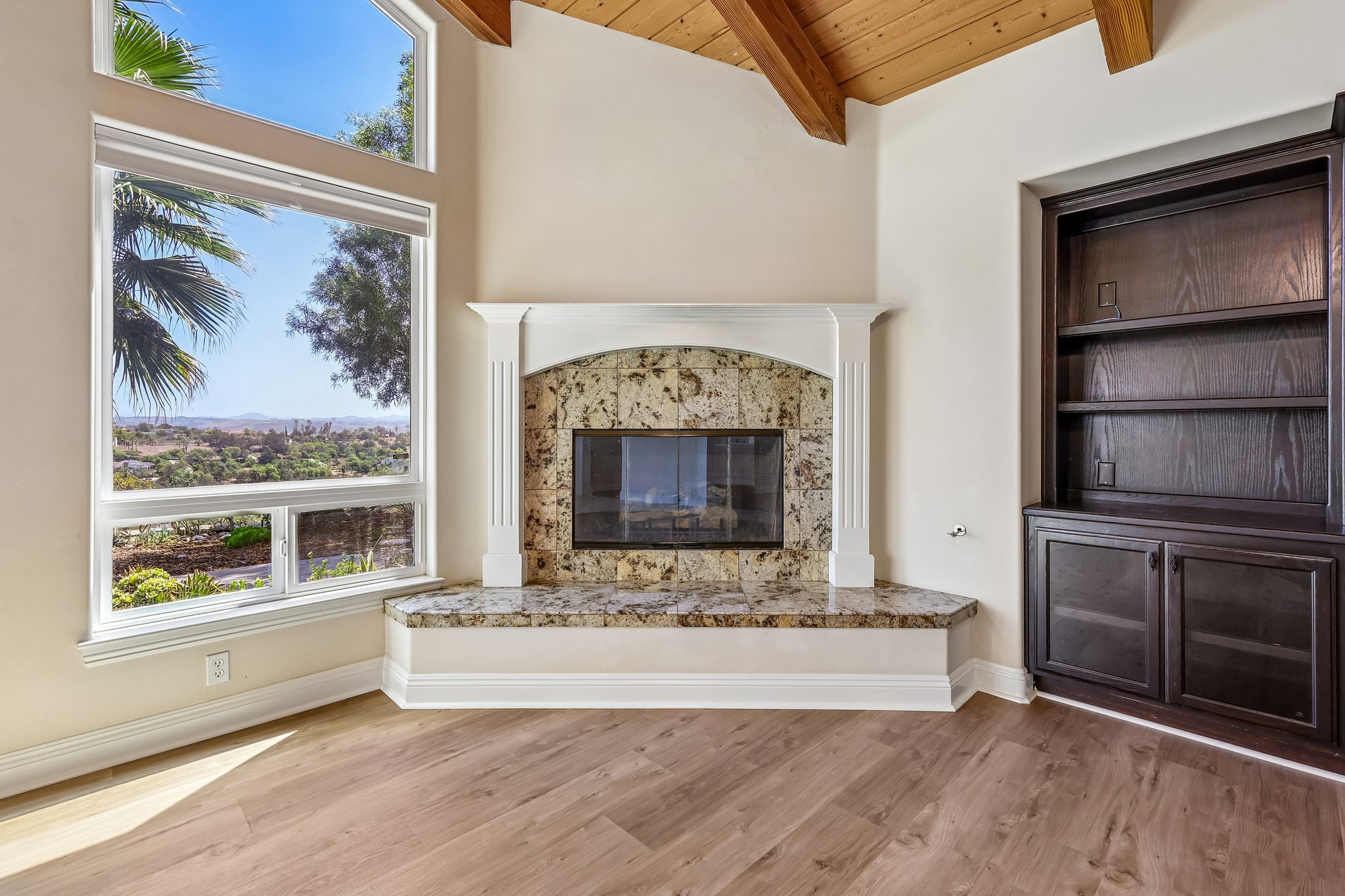 Alta Vista Dr-S1409-006.jpg