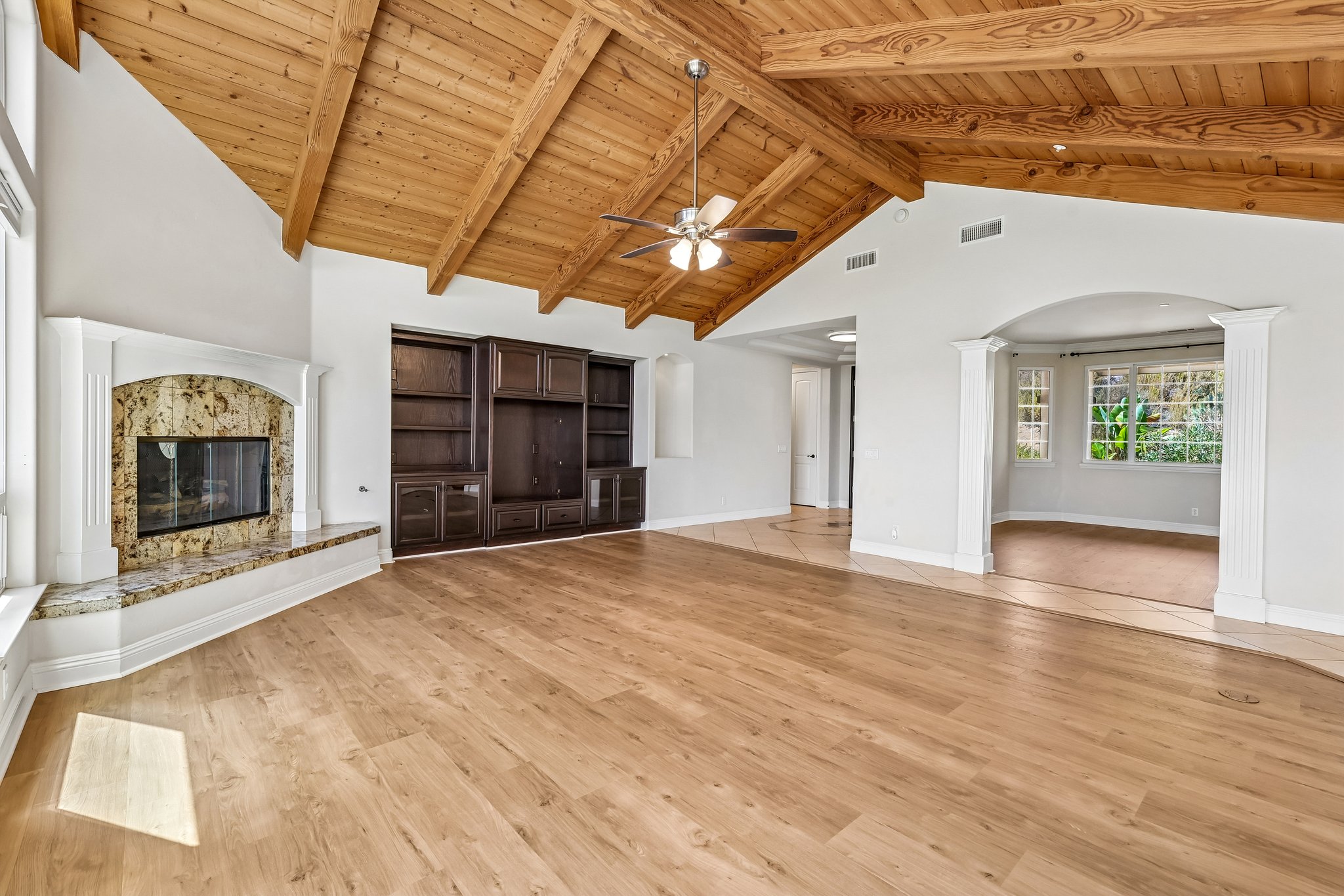 Alta Vista Dr-S1409-009.jpg