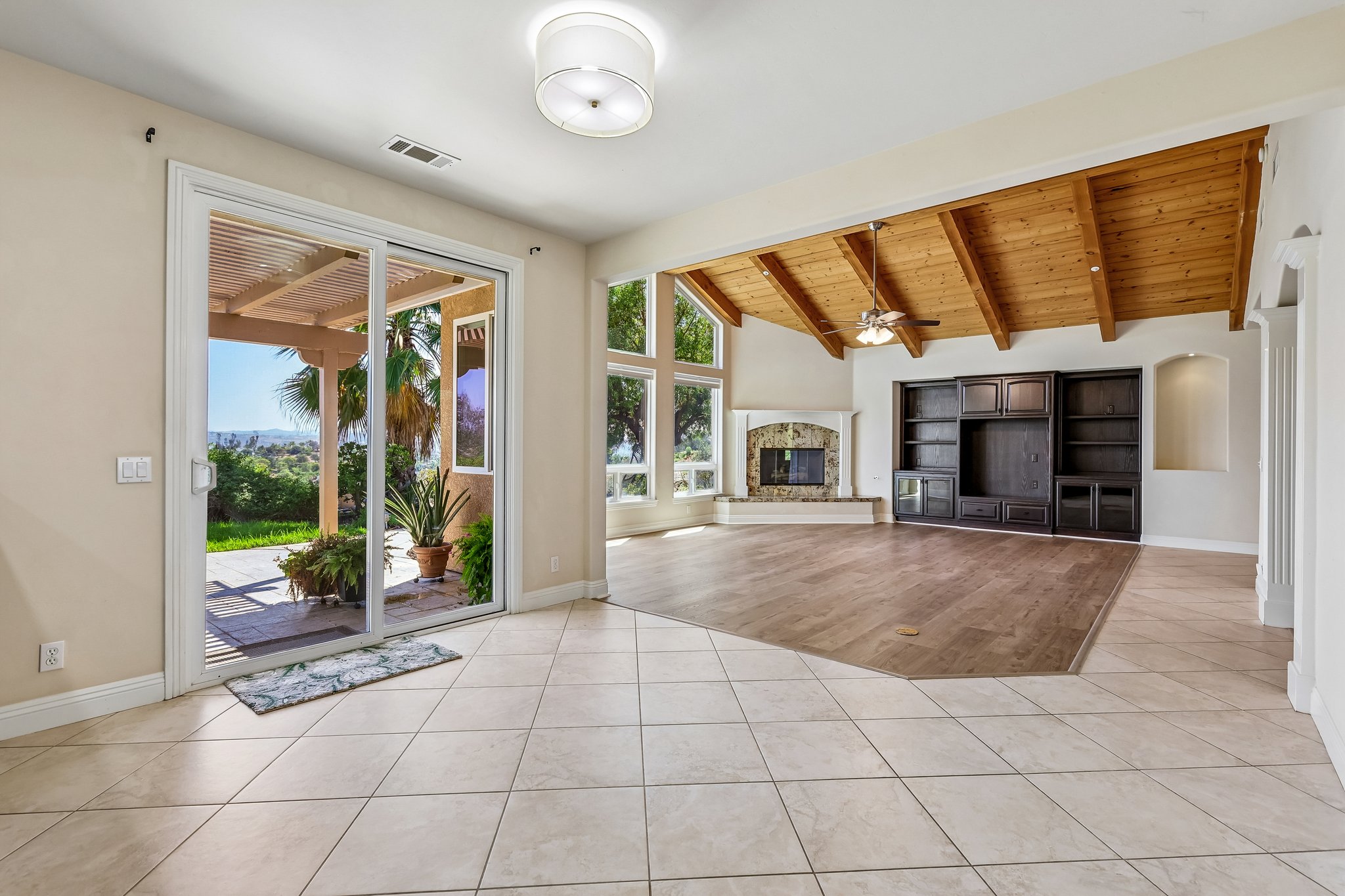 Alta Vista Dr-S1409-012.jpg