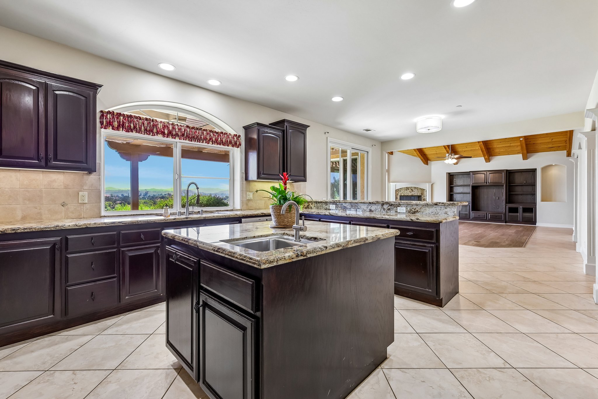 Alta Vista Dr-S1409-014.jpg