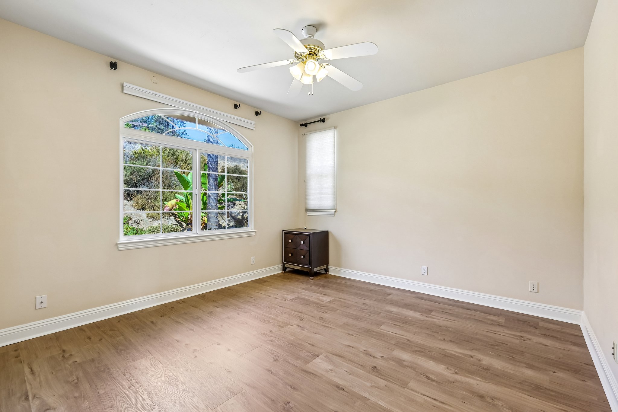 Alta Vista Dr-S1409-019.jpg