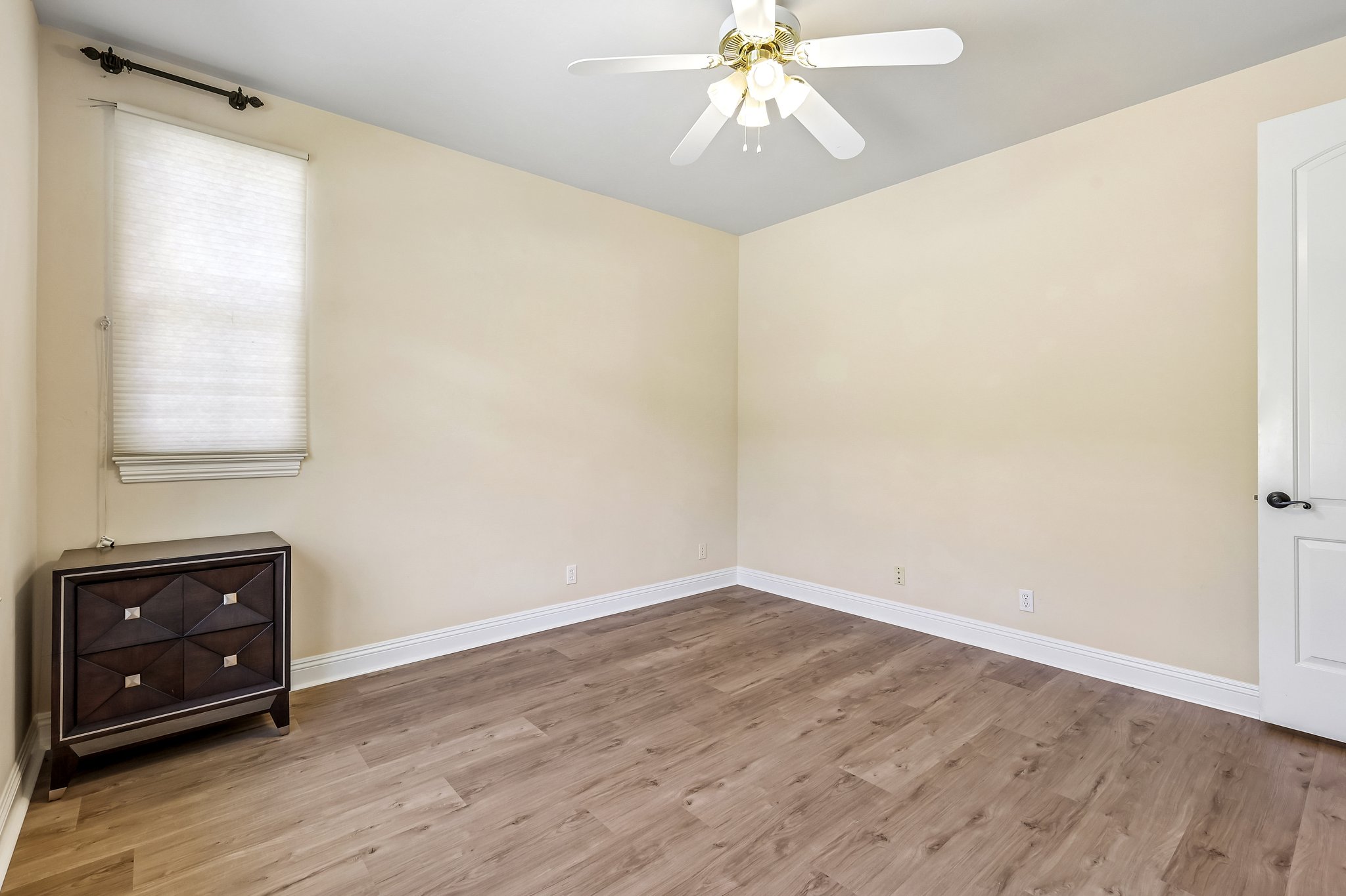Alta Vista Dr-S1409-021.jpg