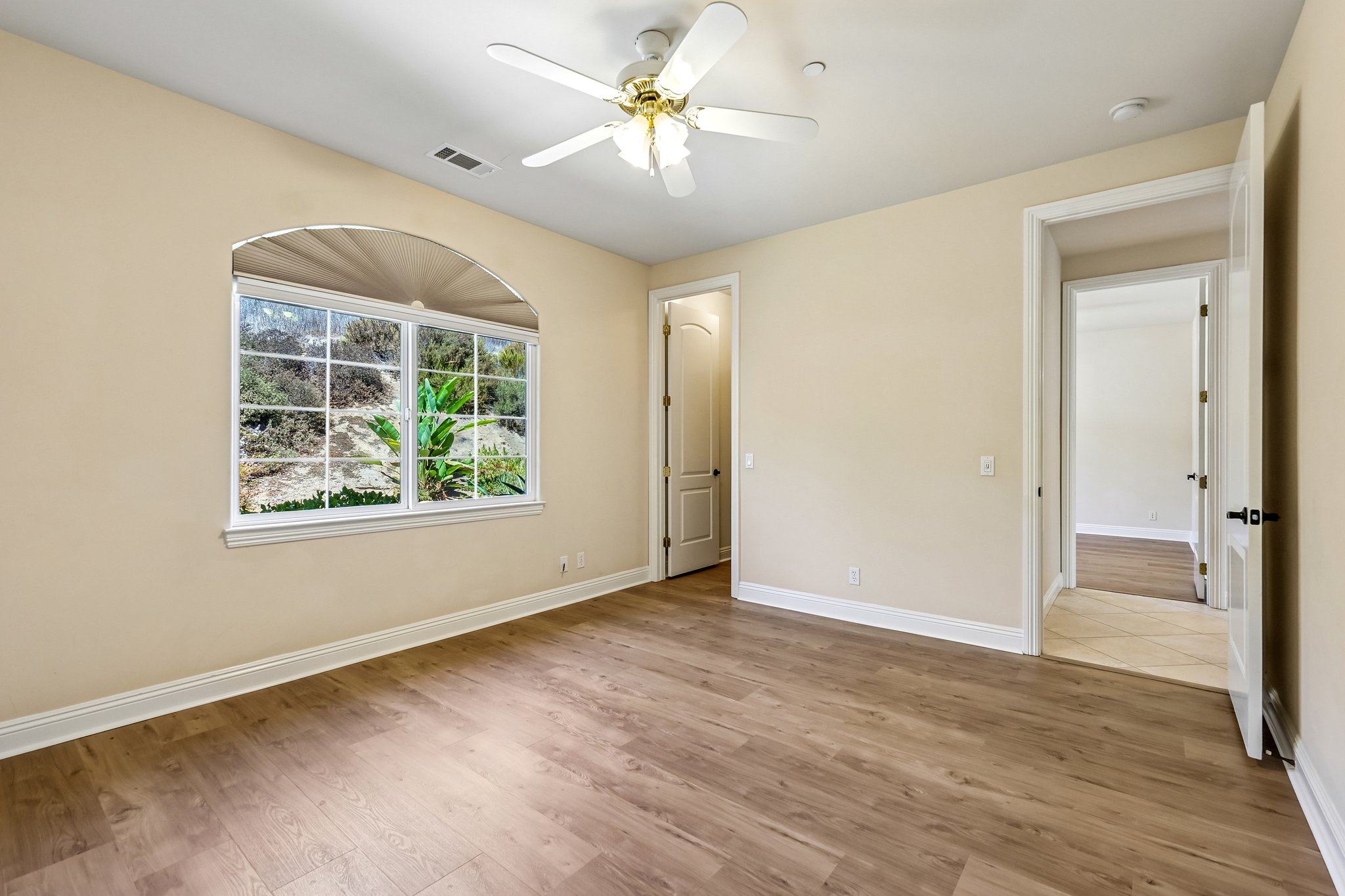 Alta Vista Dr-S1409-024.jpg