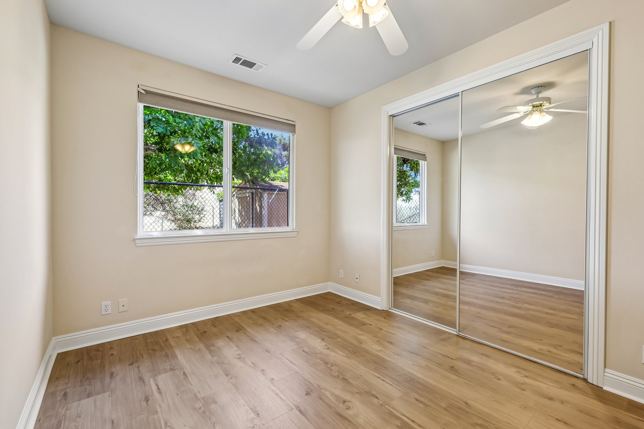 Alta Vista Dr-S1409-030.jpg