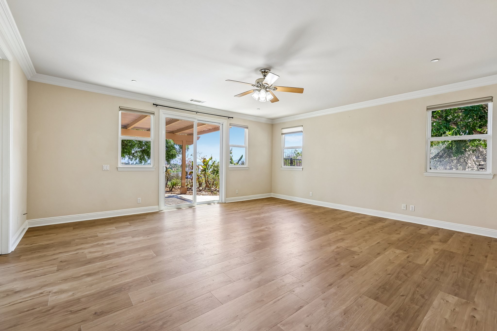 Alta Vista Dr-S1409-032.jpg