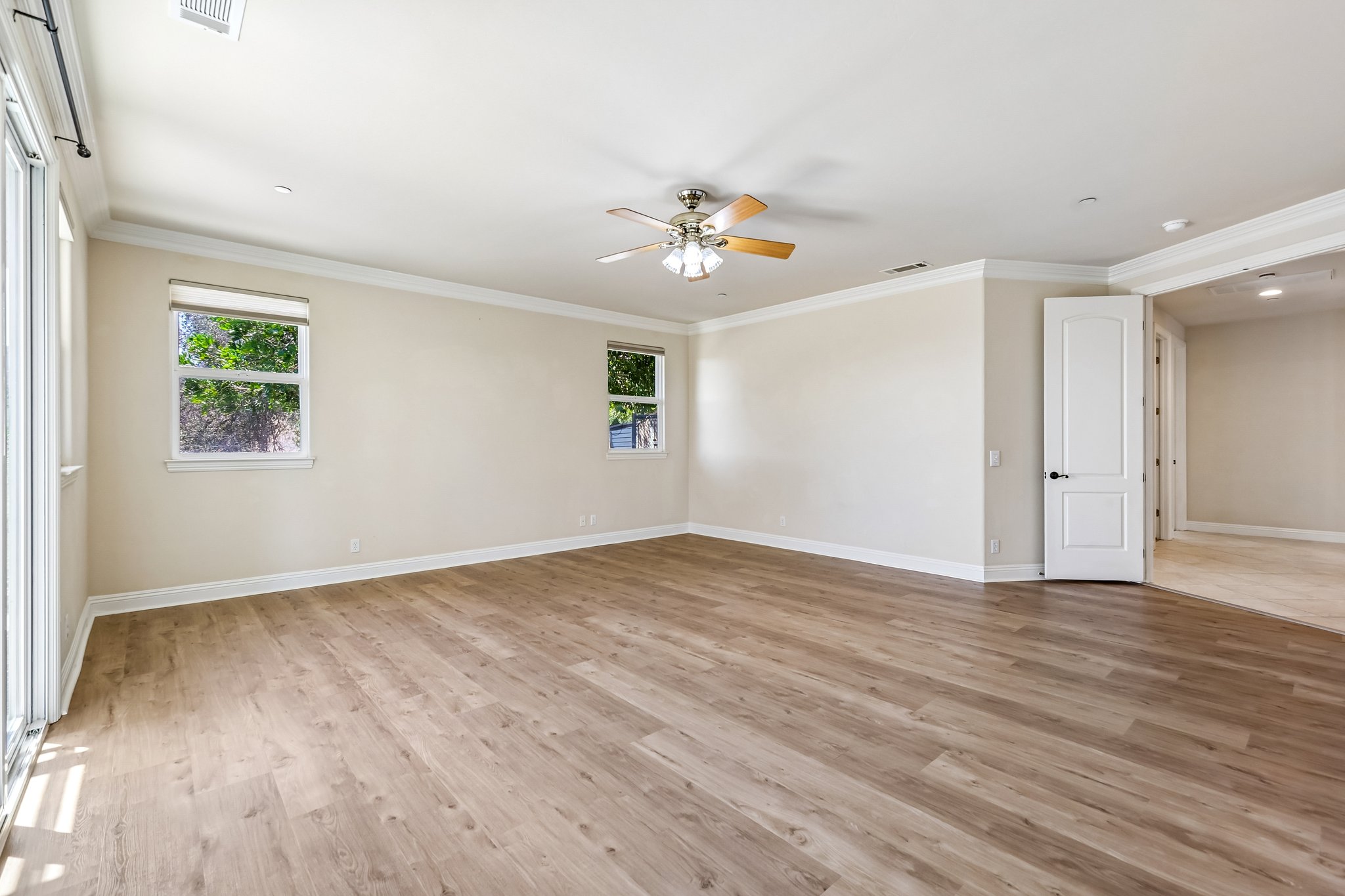 Alta Vista Dr-S1409-035.jpg
