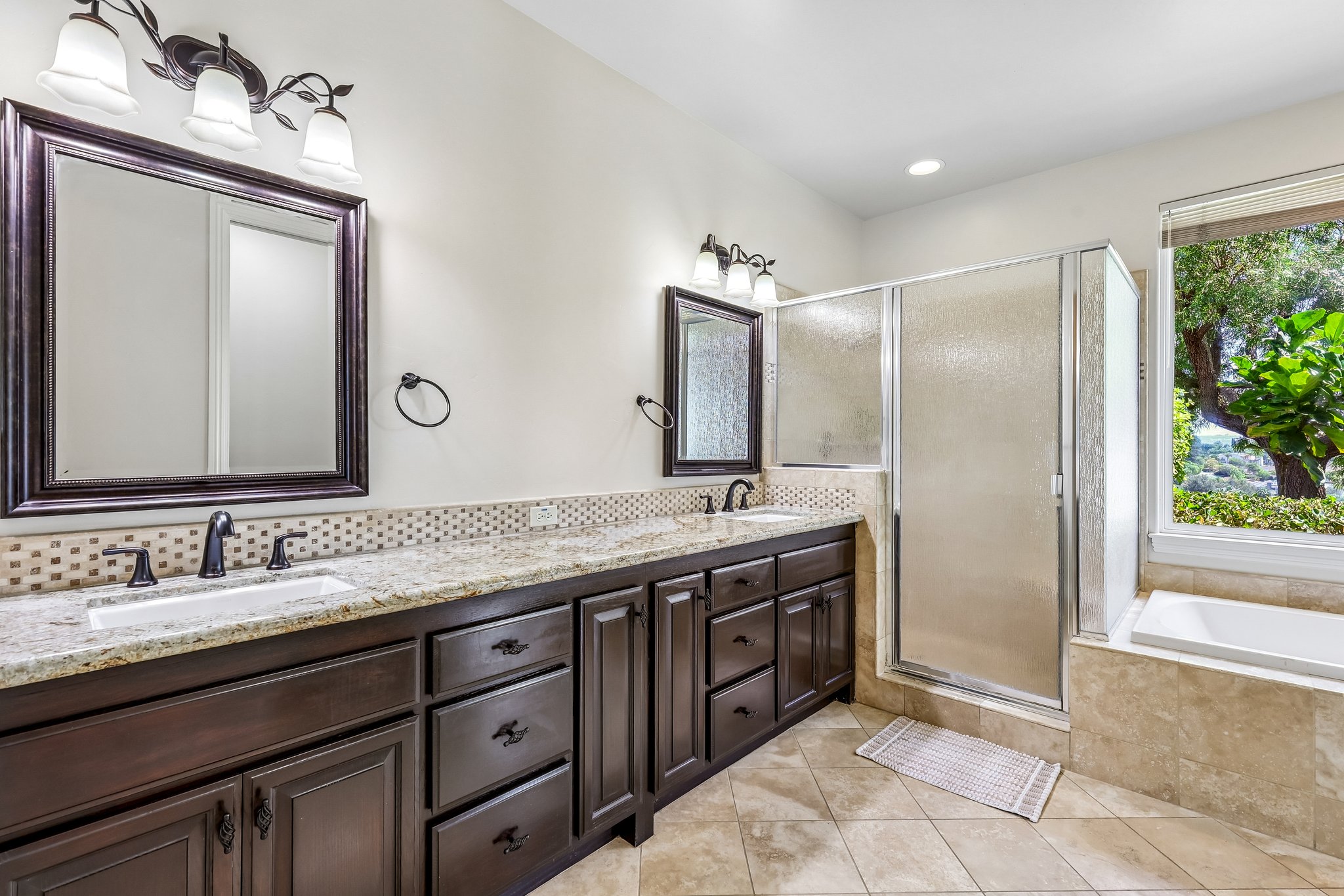 Alta Vista Dr-S1409-037.jpg