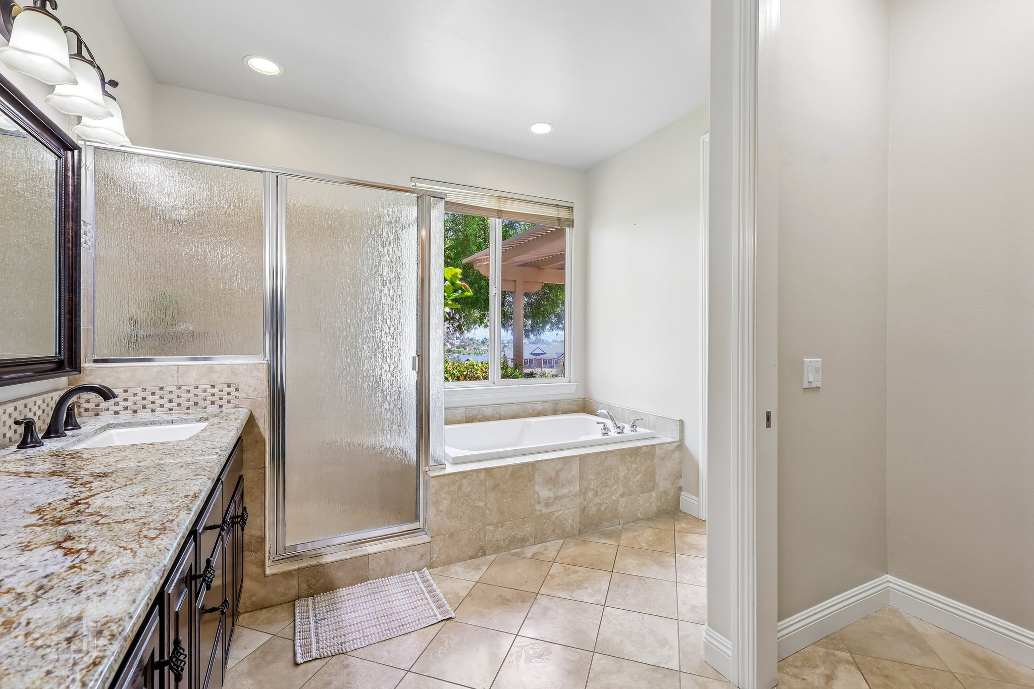 Alta Vista Dr-S1409-038.jpg