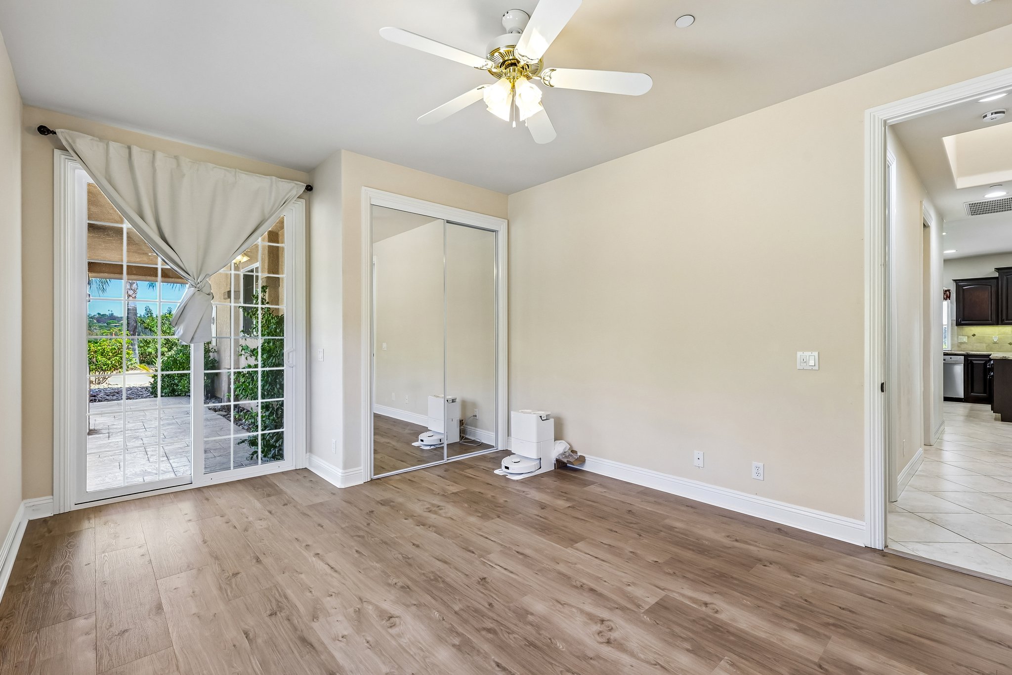 Alta Vista Dr-S1409-052.jpg
