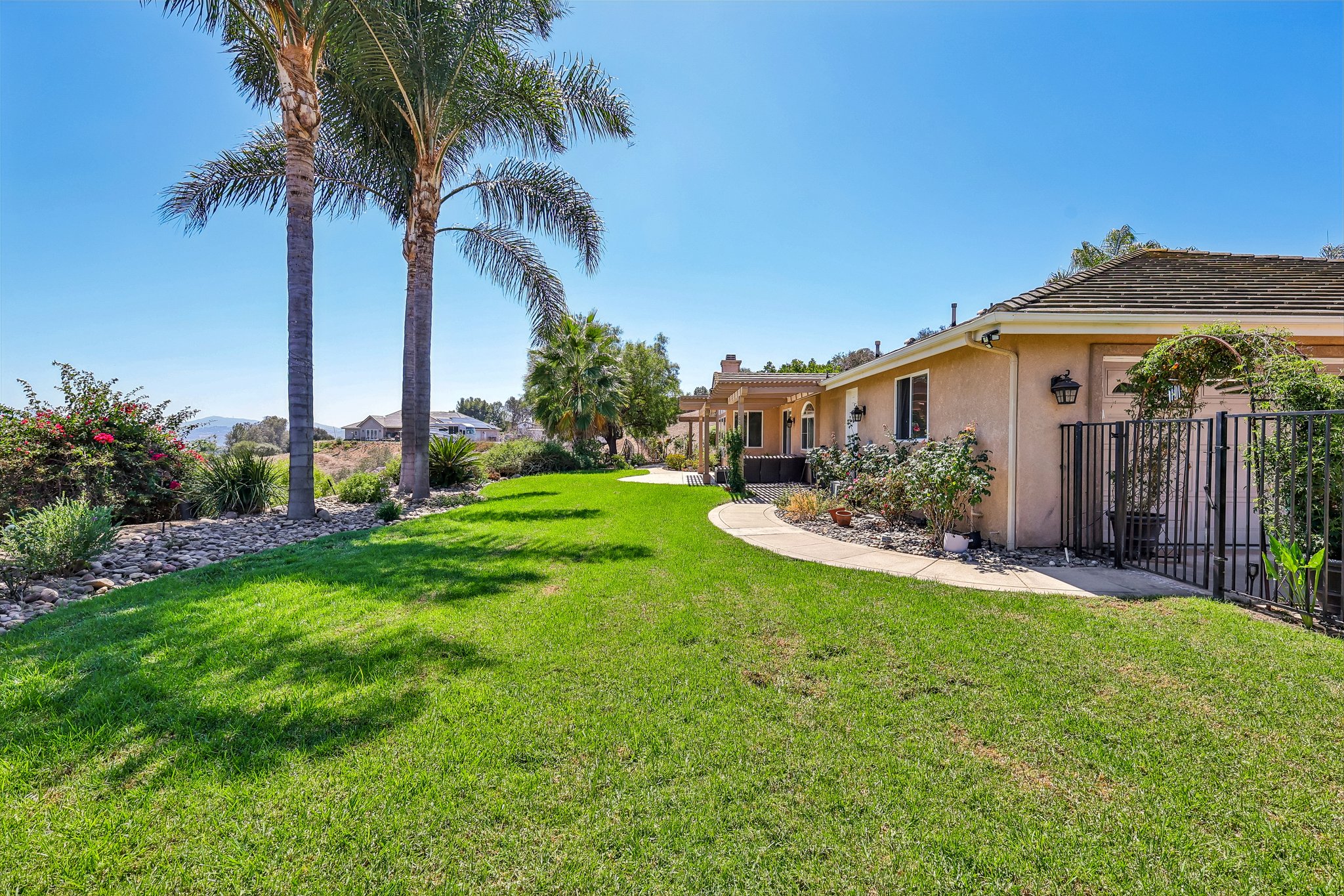 Alta Vista Dr-S1409-068.jpg