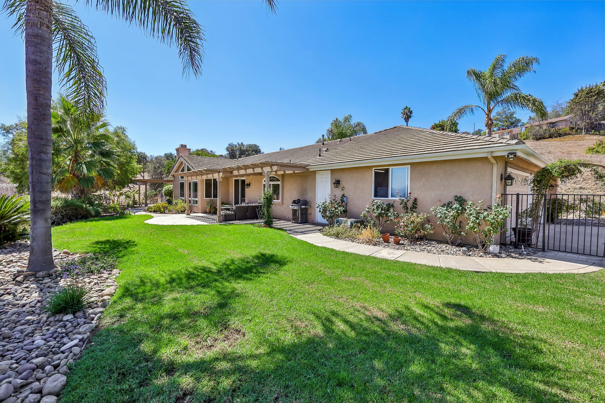 Alta Vista Dr-S1409-069.jpg