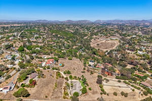 Alta Vista Dr-S1409-079.jpg