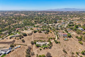 Alta Vista Dr-S1409-080.jpg