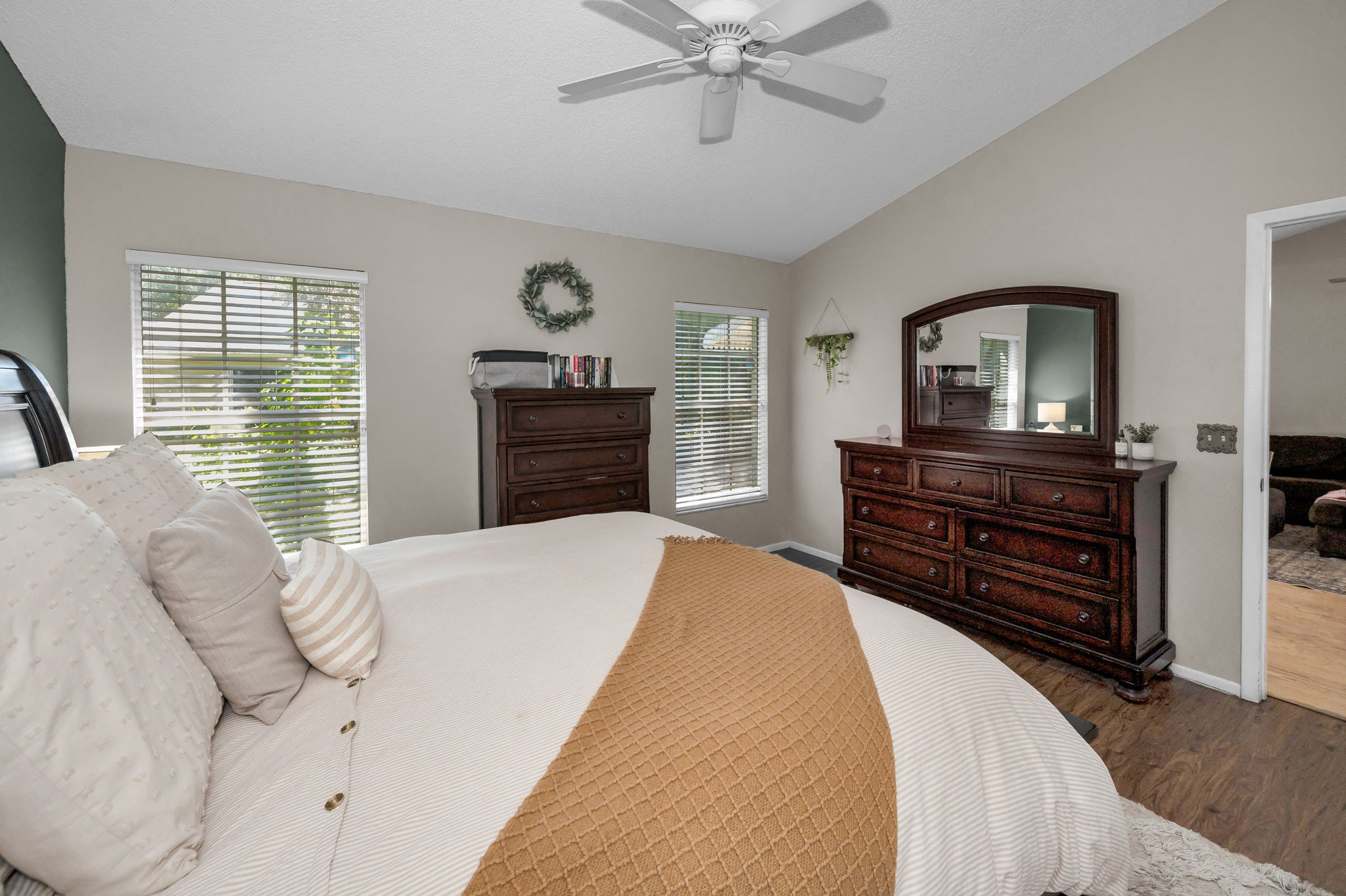 Primary Bedroom1b