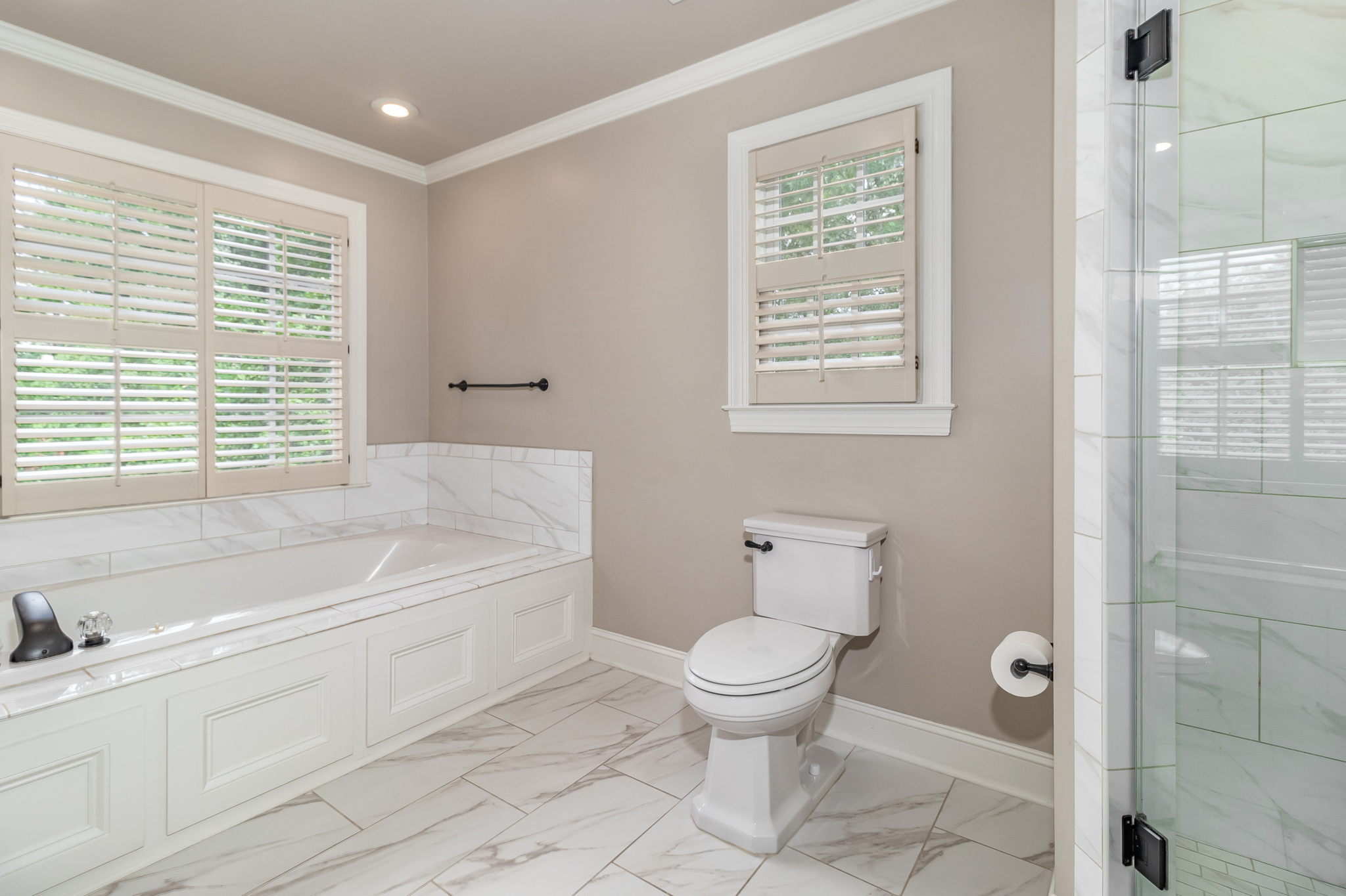 Owner's En-Suite Bath