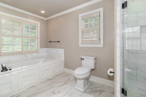 Owner's En-Suite Bath
