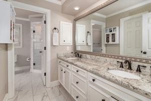 Owner's En-Suite Bath