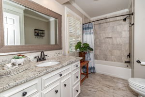 Full Bath 2