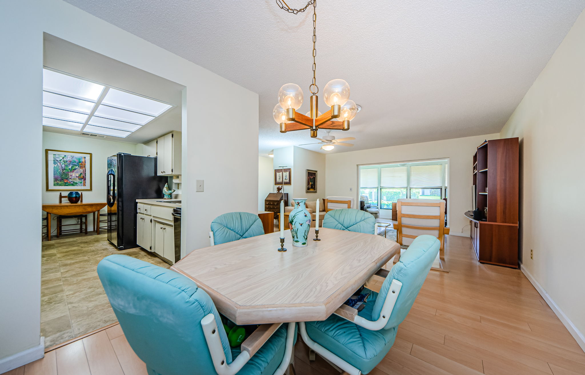 Dining Room 2-2