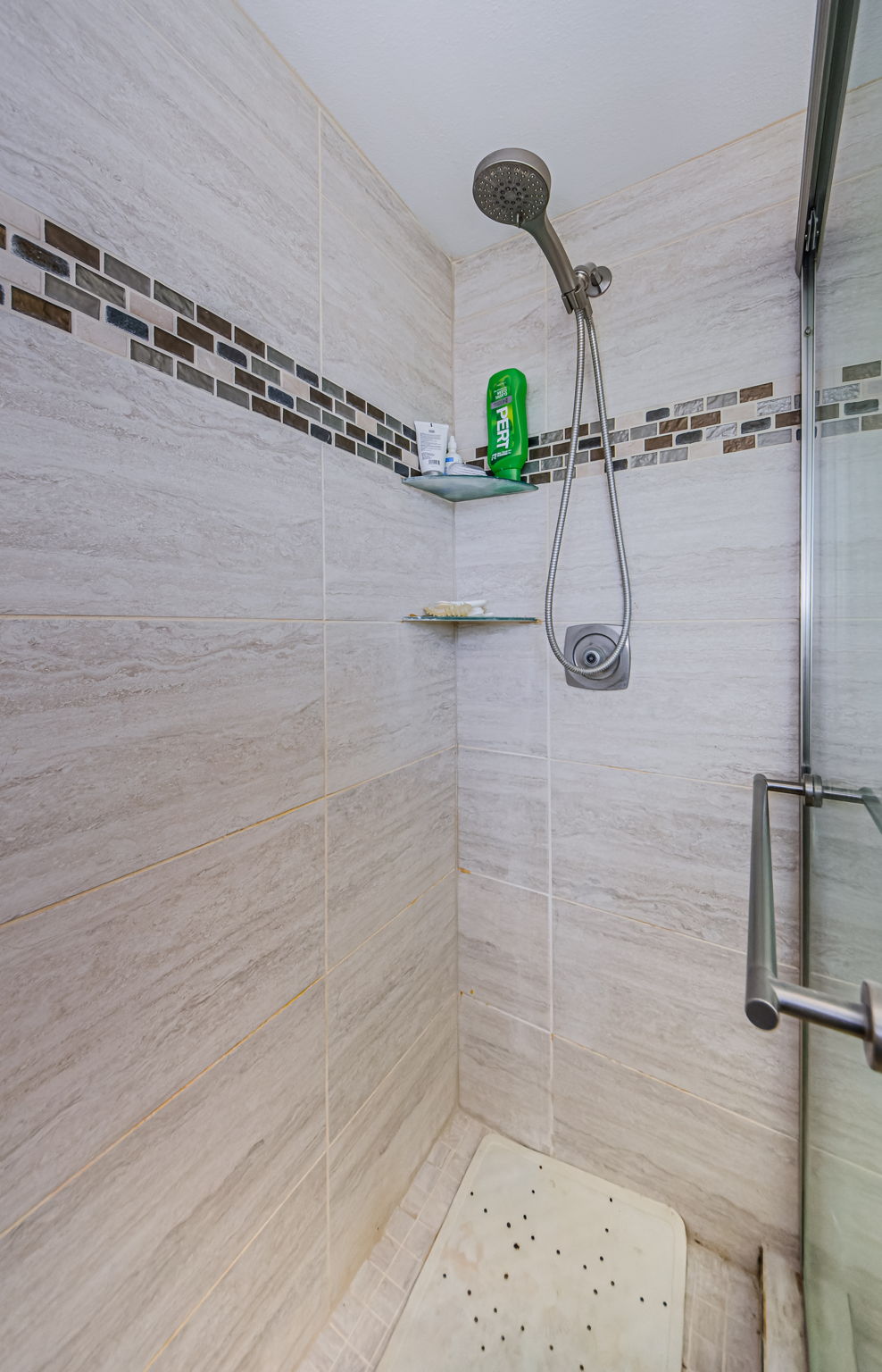 Master Bathroom 1b-2