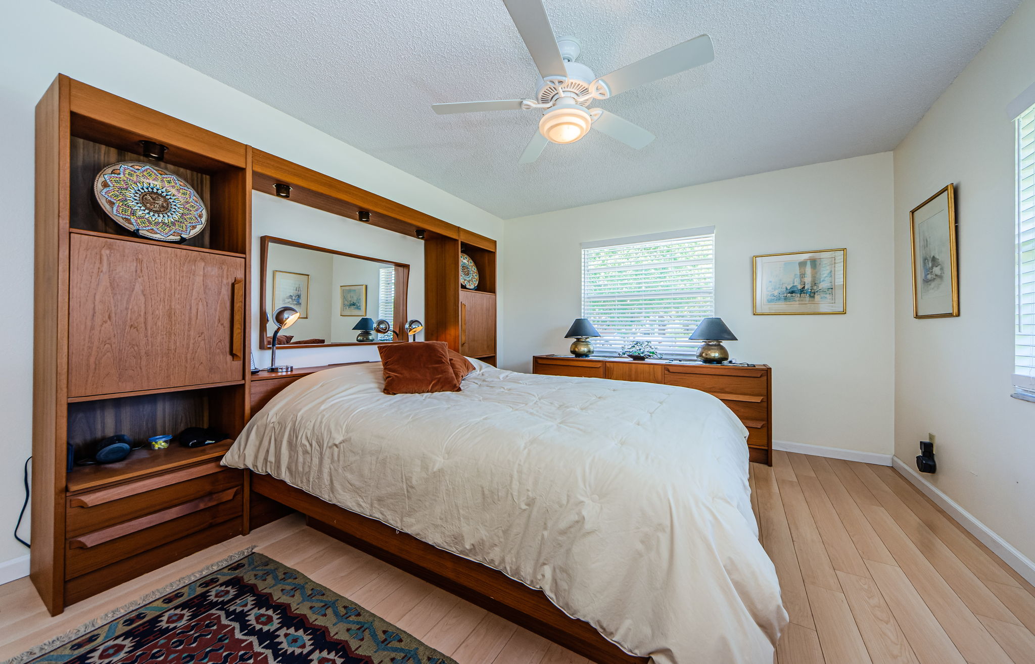 Master Bedroom 1b-2