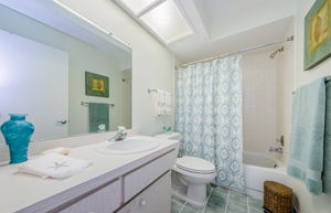 Bathroom 2a-2