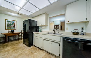Kitchen 2-2