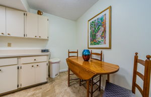 Kitchen Eat-In 1-2