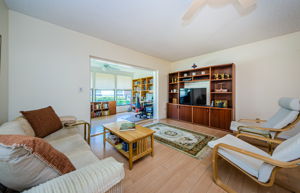 Living Room 2-2