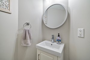  Photo 32