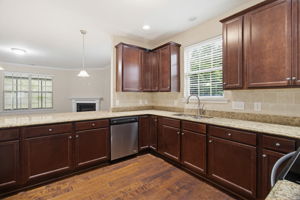 3681 Vestavia Dr-6
