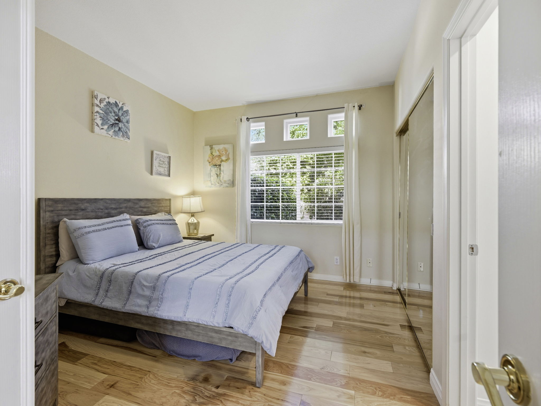 Guest Bedroom 1st floor Bedroom 1