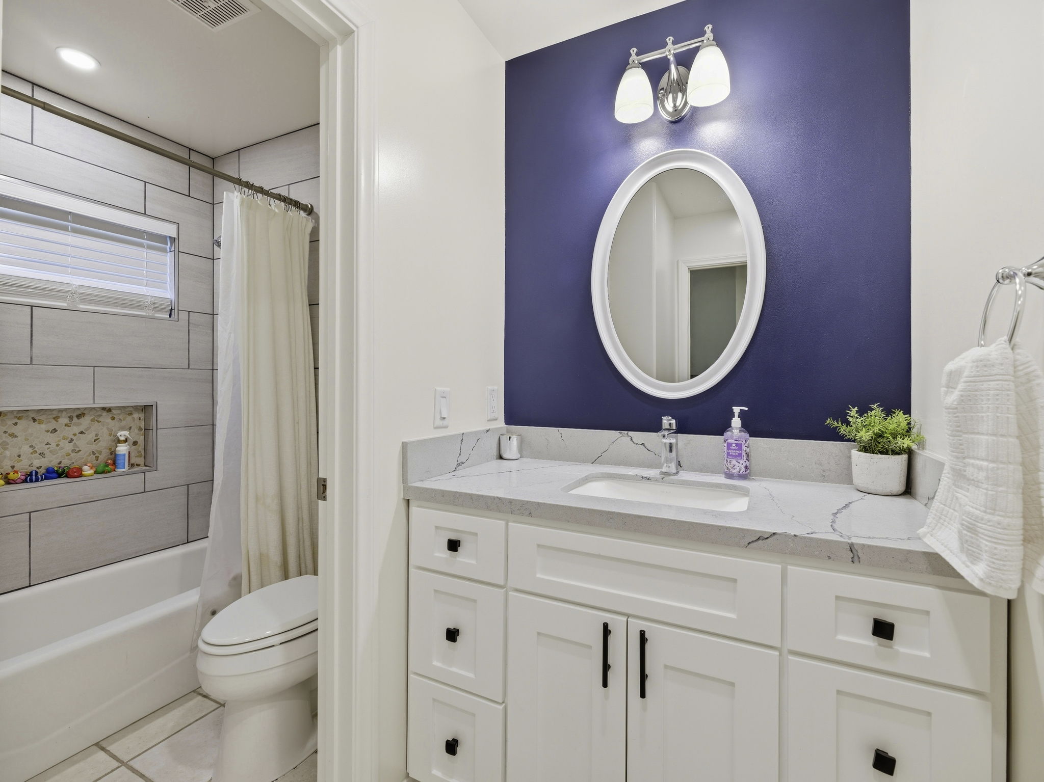 Guest Bath 1st floor