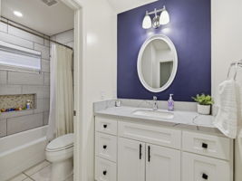 Guest Bath 1st floor