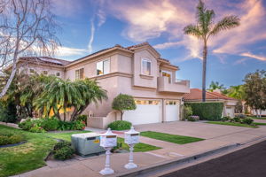 Front of Home dusk picture