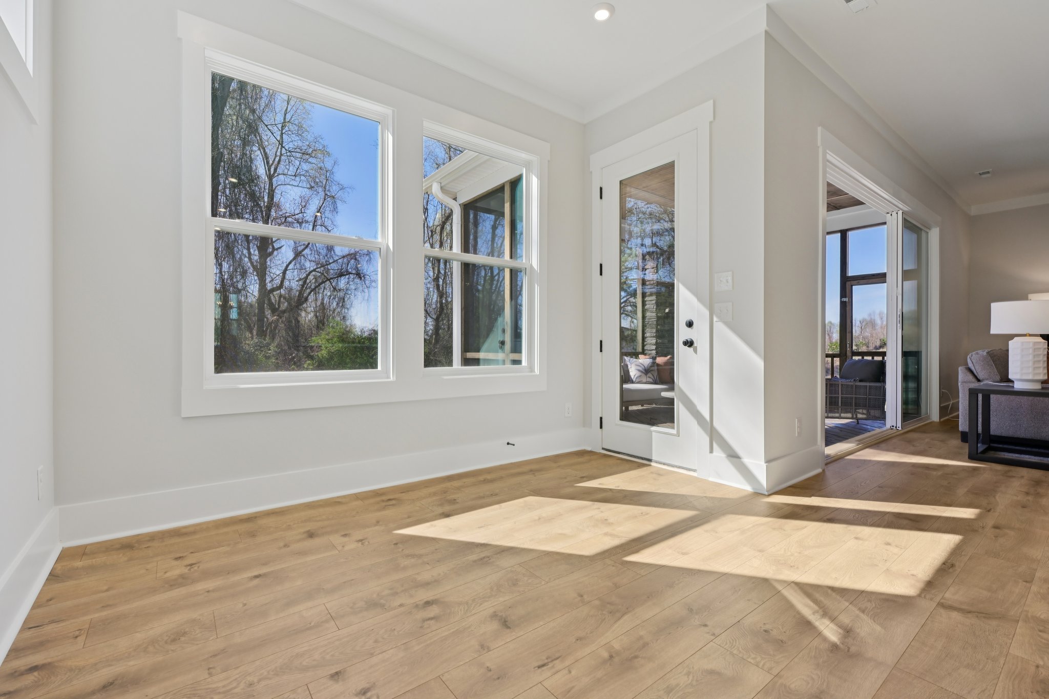 Crop Rd-S1803-013.jpg