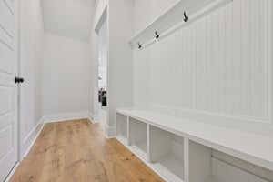 Crop Rd-S1803-030.jpg