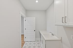 Crop Rd-S1803-044.jpg