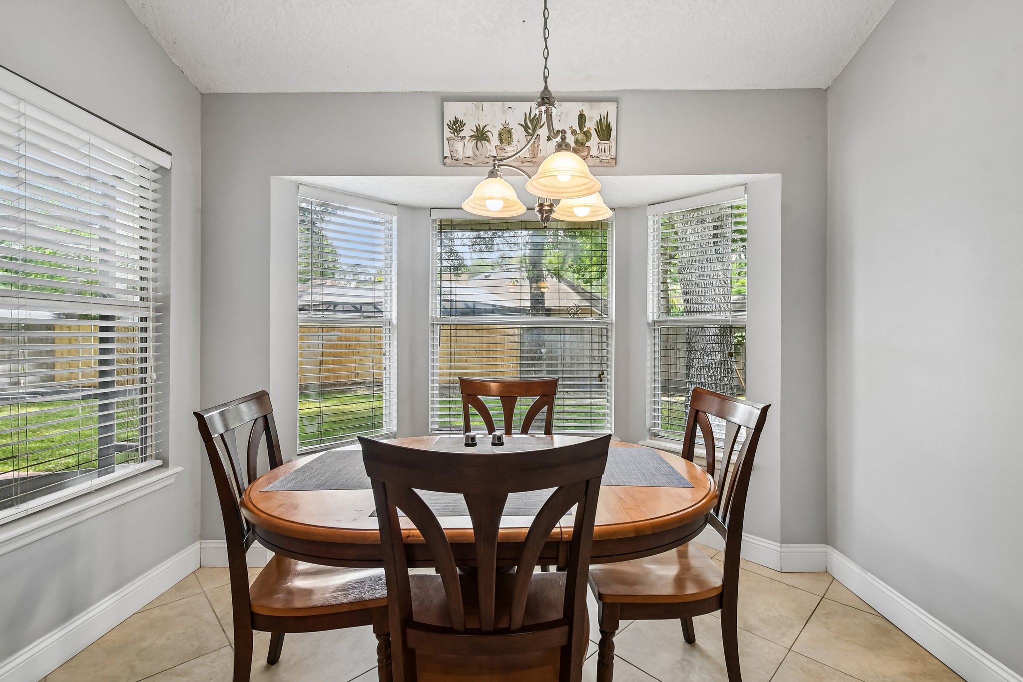 Maplewood Dr-S0705-011.jpg
