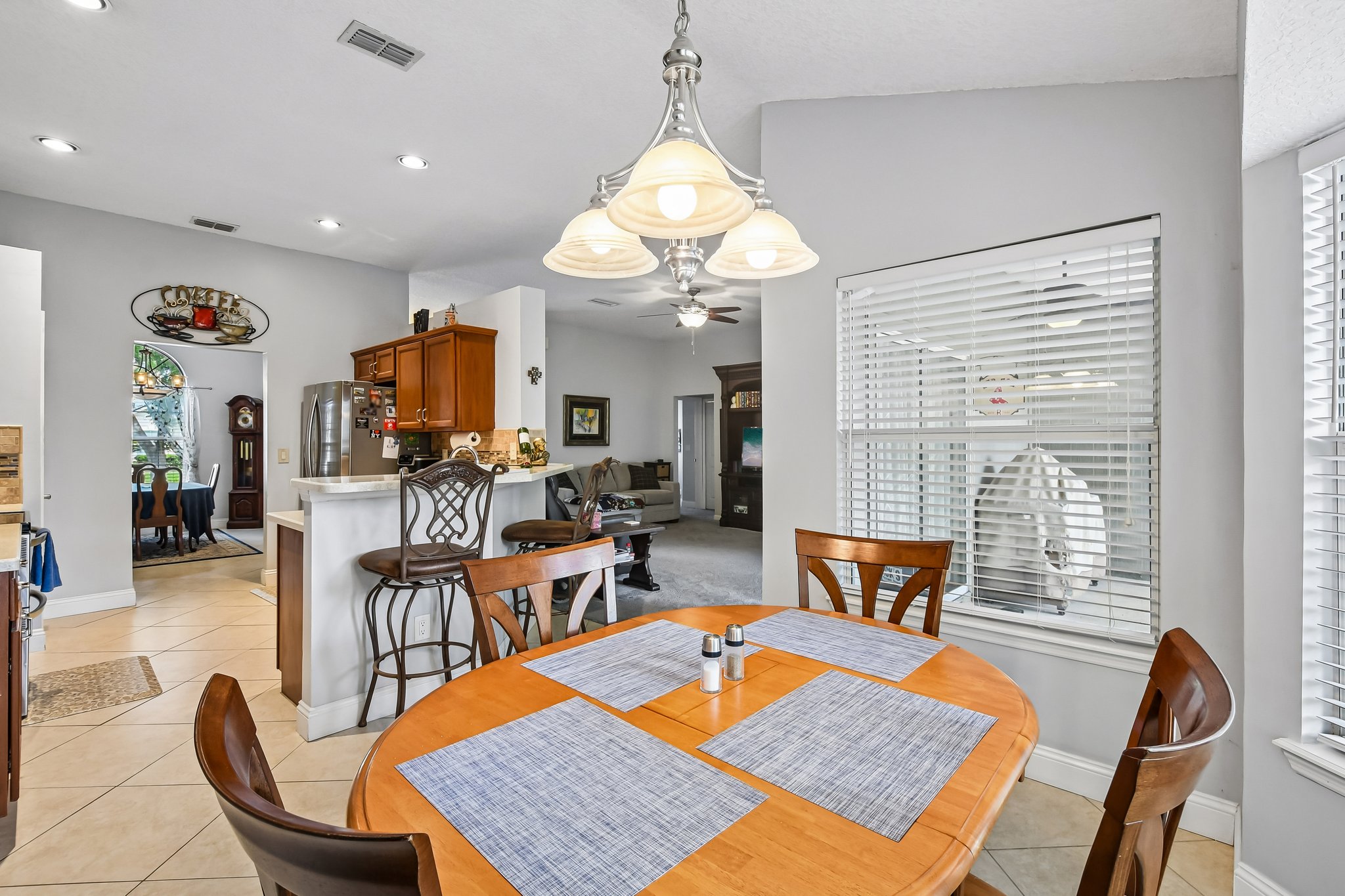 Maplewood Dr-S0705-012.jpg