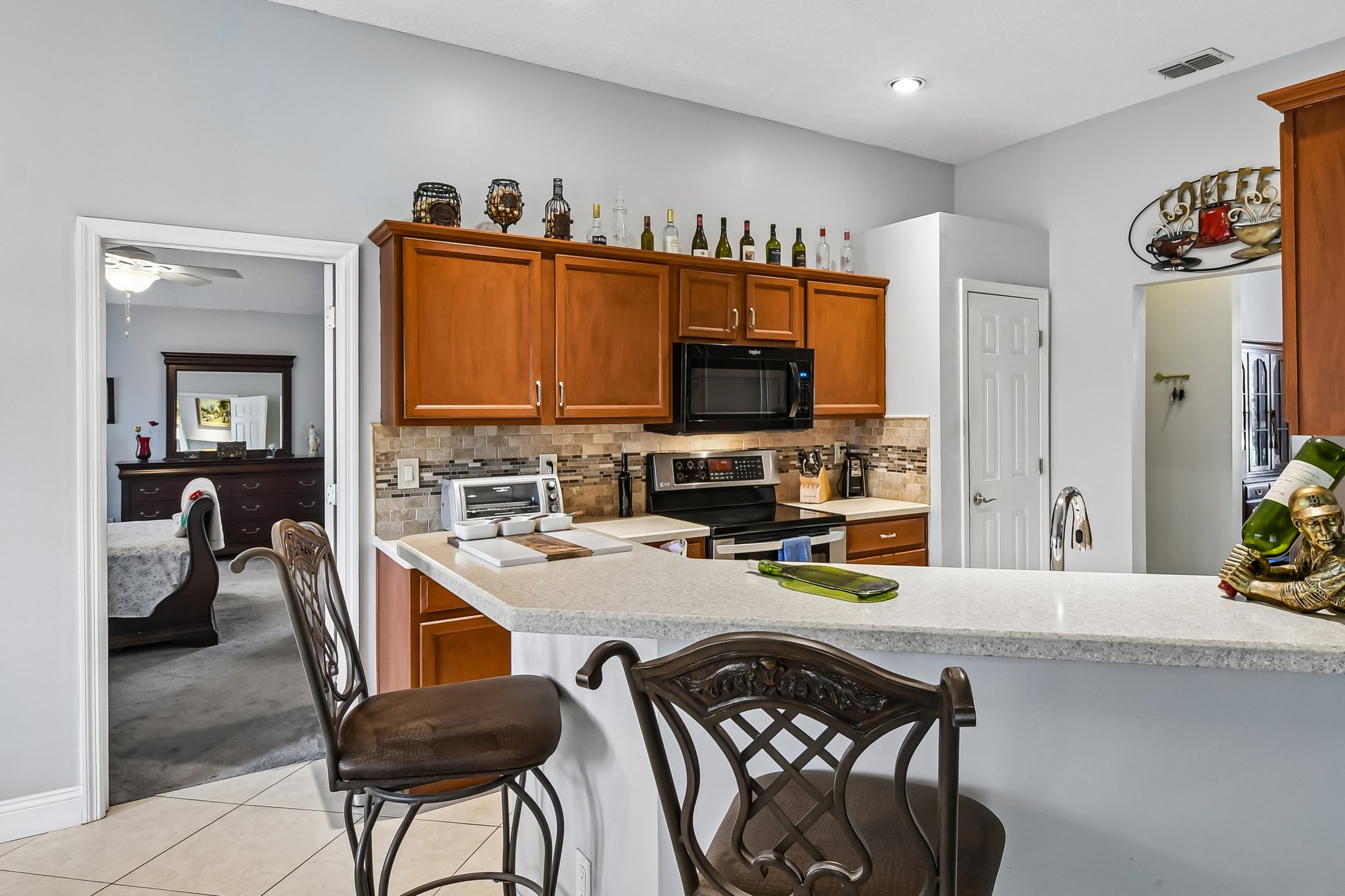 Maplewood Dr-S0705-013.jpg