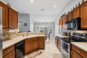 Maplewood Dr-S0705-014.jpg
