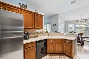 Maplewood Dr-S0705-016.jpg