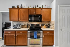 Maplewood Dr-S0705-017.jpg